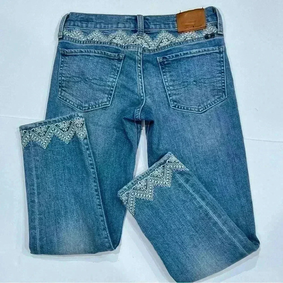 Lucky Brand 1990 Orta Premium Lace embroidered Sweet Crop Jeans - Picture 7 of 11